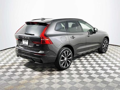 2025 Volvo XC60 B5 Plus