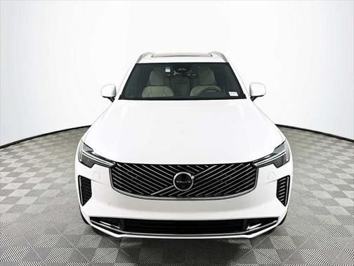 2025 Volvo XC90 B5 Plus 7-Seater