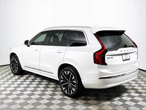 2025 Volvo XC90 B5 Plus 7-Seater