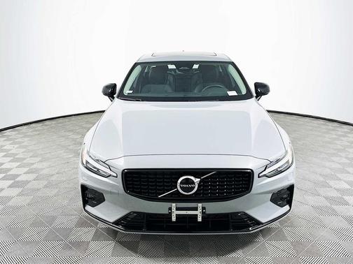 2025 Volvo S60 B5 Core