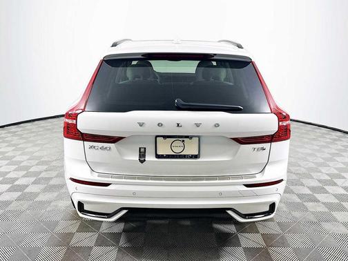 2025 Volvo XC60 Plug-In Hybrid T8 Plus