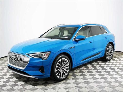 2019 Audi e-tron Premium Plus