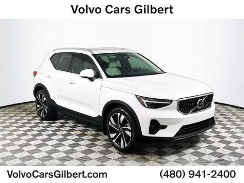2024 Volvo XC40 B5 Ultimate Bright Theme