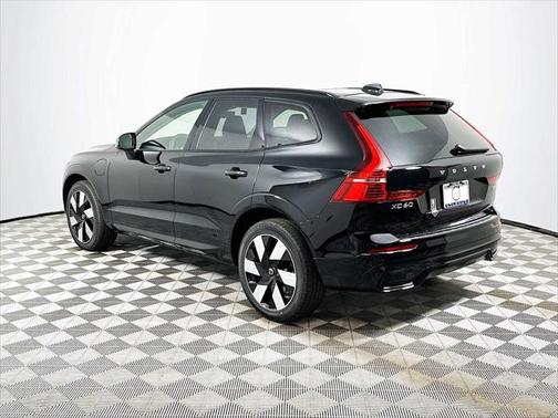 2025 Volvo XC60 Plug-In Hybrid Plus
