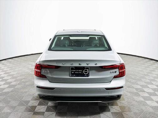 2024 Volvo S60 B5 Plus Dark Theme