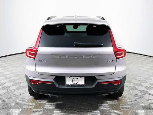 2026 Volvo XC40 B5 Ultra