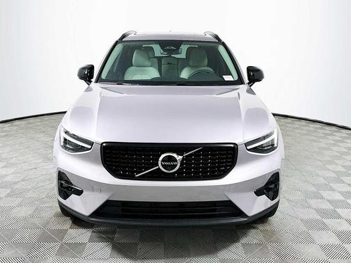 2026 Volvo XC40 B5 Ultra