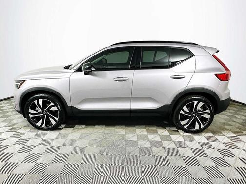 2026 Volvo XC40 B5 Ultra