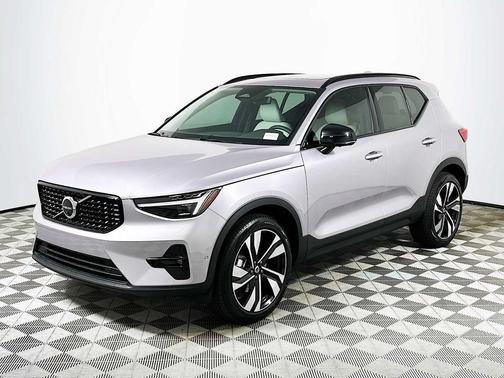 2026 Volvo XC40 B5 Ultra