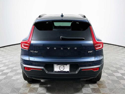 2026 Volvo XC40 B5 Ultra