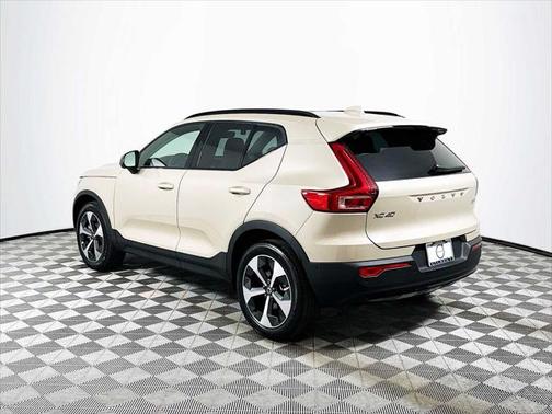 2025 Volvo XC40 B5 Plus Dark Theme