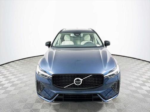 2025 Volvo XC60 B5 Plus