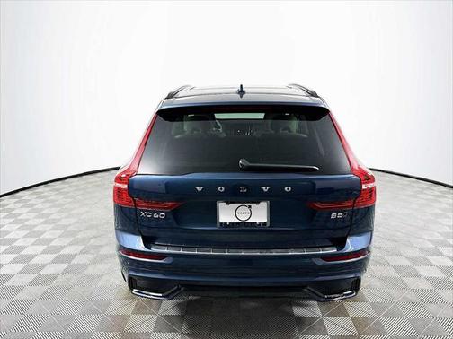 2025 Volvo XC60 B5 Plus