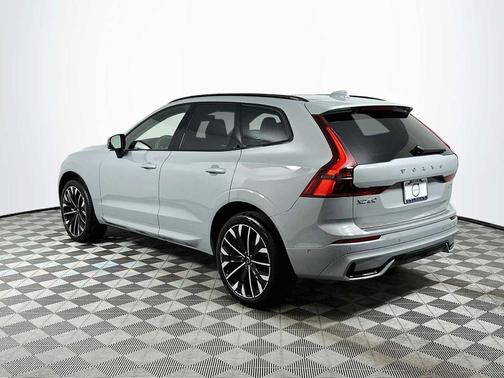 VAPOUR GRY MET 2026 Volvo XC60 B5 Ultra