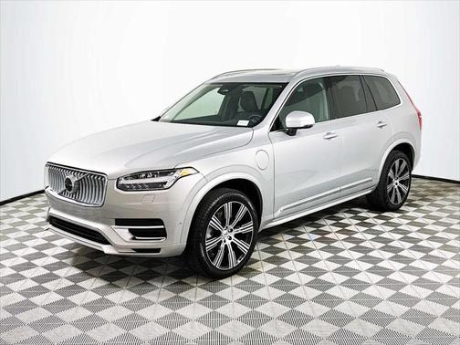 2025 Volvo XC90 Plug-In Hybrid Plus