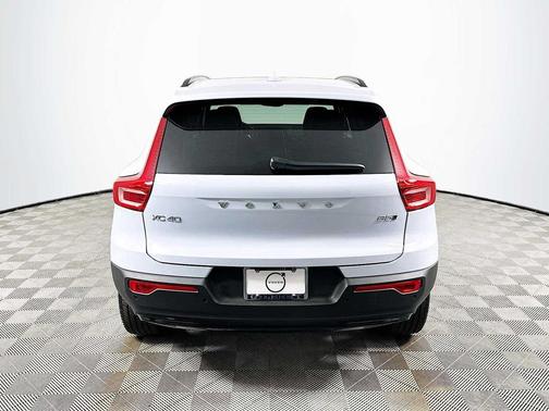 CLOUD BLU 2026 Volvo XC40 Plus, B5 AWD Gas (mild hybrid), Dark