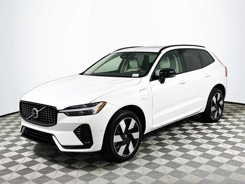 2025 Volvo XC60 Plug-In Hybrid T8 Plus