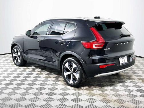 2025 Volvo XC40 B5 Plus Bright Theme
