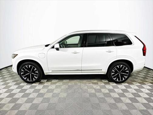 2025 Volvo XC90 Plug-In Hybrid T8 Ultra 6-Seater