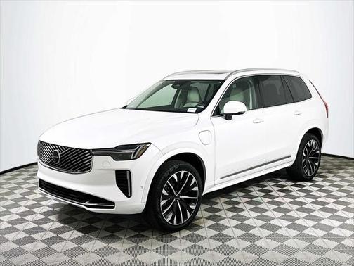 2025 Volvo XC90 Plug-In Hybrid T8 Ultra 6-Seater
