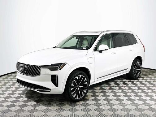 2025 Volvo XC90 Plug-In Hybrid T8 Ultra 6-Seater