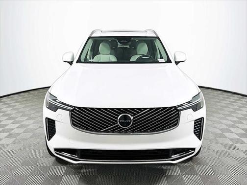 2025 Volvo XC90 Plug-In Hybrid T8 Ultra 6-Seater