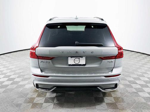 2025 Volvo XC60 Plug-In Hybrid T8 Plus