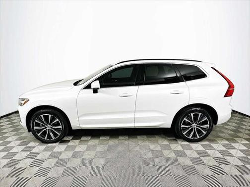 2022 Volvo XC60 B5 Momentum