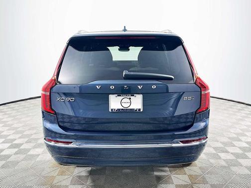 2026 Volvo XC90 B5 Core