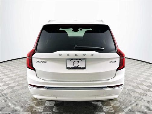 2025 Volvo XC90 B6 Plus 7-Seater