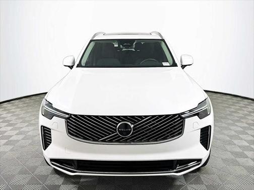2025 Volvo XC90 B6 Plus 7-Seater