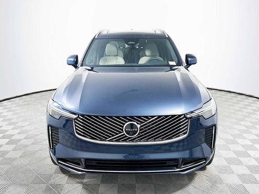 2026 Volvo XC90 B6 Plus 6-Seater