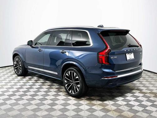 2025 Volvo XC90 B6 Plus 7-Seater