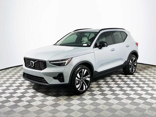 2026 Volvo XC40 Ultra, B5 AWD Gas (mild hybrid), Dark