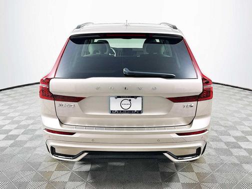 2026 Volvo XC60 Plug-In Hybrid Ultra, T8 AWD Electric/Gasoline, Dark