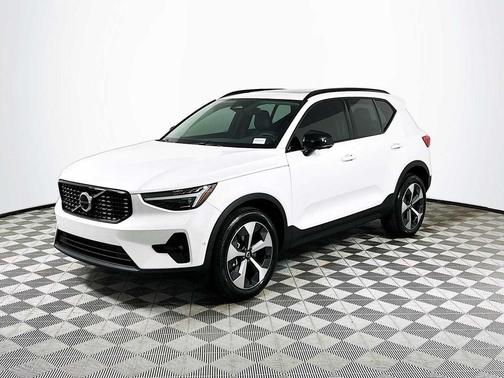 2026 Volvo XC40 Plus, B5 AWD Gas (mild hybrid), Dark