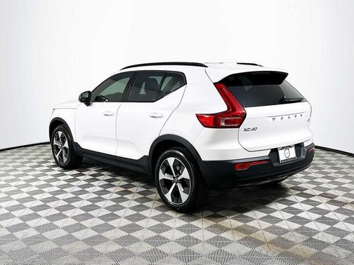 2026 Volvo XC40 Plus, B5 AWD Gas (mild hybrid), Dark