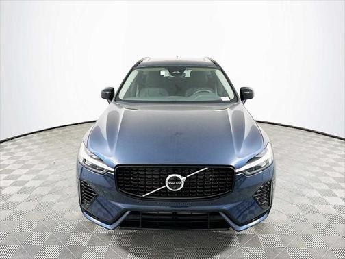 2025 Volvo XC60 Plug-In Hybrid T8 Plus