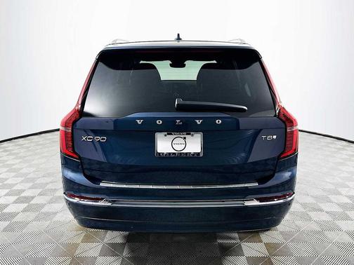 2025 Volvo XC90 Plug-In Hybrid T8 Plus 6-Seater