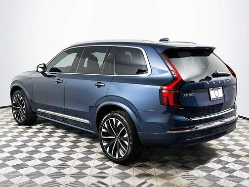 2025 Volvo XC90 Plug-In Hybrid T8 Plus 6-Seater