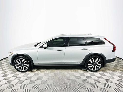 2025 Volvo V90 Cross Country B6 Ultra