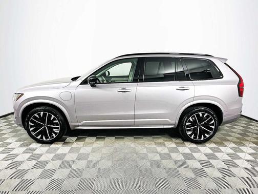 2026 Volvo XC90 Plug-In Hybrid T8 Ultra Dark Theme 6-Seater