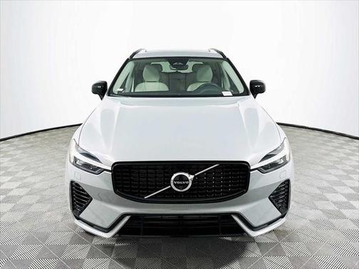 2025 Volvo XC60 Plug-In Hybrid T8 Plus