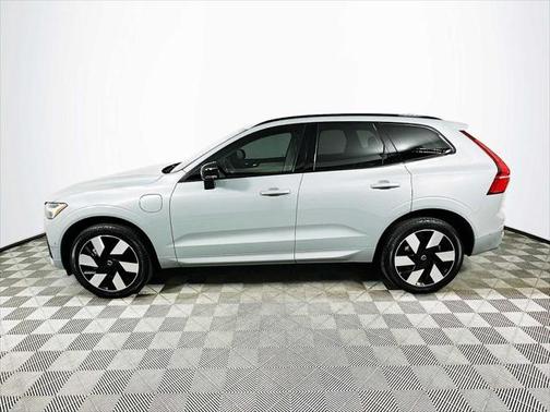 2025 Volvo XC60 Plug-In Hybrid T8 Plus