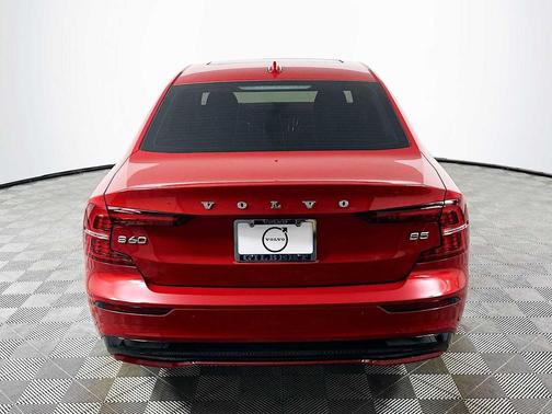 2024 Volvo S60 B5 Core Dark Theme