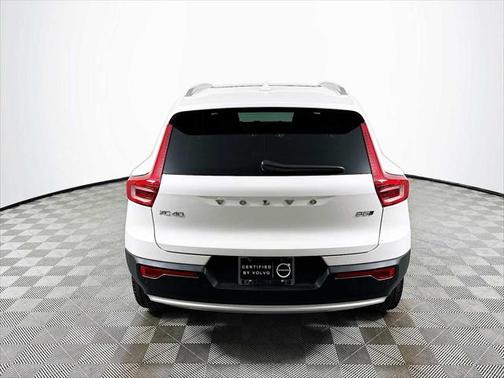 2025 Volvo XC40 B5 Core Bright Theme