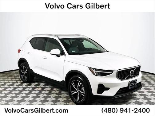 2025 Volvo XC40 B5 Core Bright Theme
