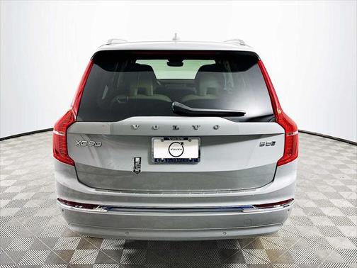 2025 Volvo XC90 B5 Core