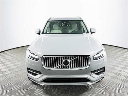 2025 Volvo XC90 B5 Core
