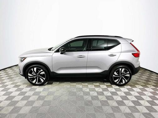 2026 Volvo XC40 B5 Plus